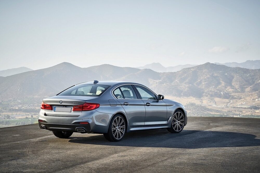 M-Sport apdailos komplektas skirtas BMW 5 Serijos G30 (2017+) Su PDC (6 Skylės) - Image 10