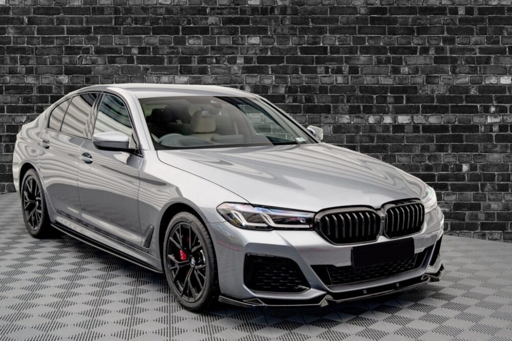 Priekinio bamperio papildoma apdaila BMW 5 Serijos G30 / G31 (LCI) M Sport Juodas blizgus - Image 5