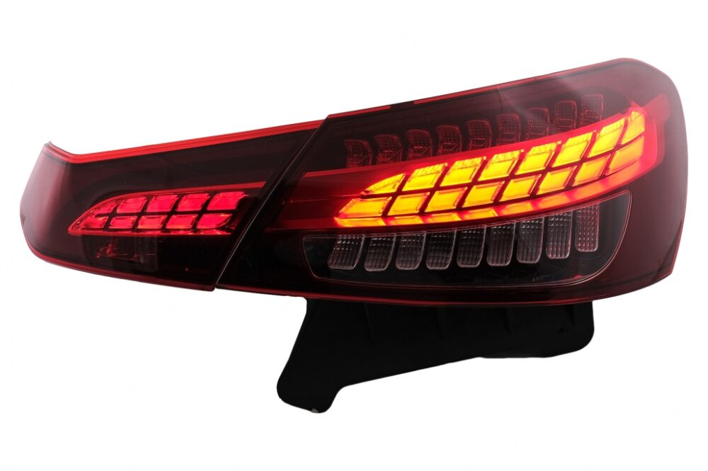 LED galiniai žibintai Mercedes E-Class W213 (2016-2019) Atnaujinimui į 2020 modelį - Image 2